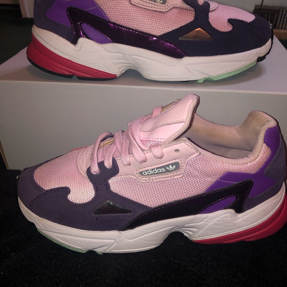 Size 8.5 adidas falcon